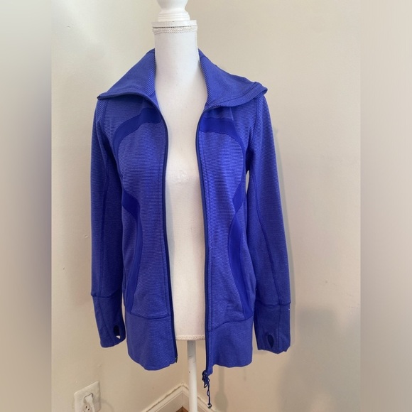 Lululemon In Stride Jacket in Dense Purple / Power Purple Size 6 - Picture 7 of 8